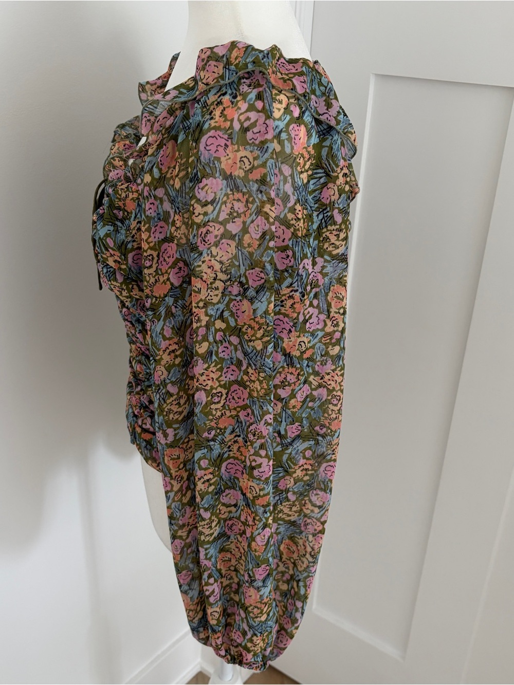 Free People Floral Ruched Long Sleeve Peasant Top Open Back Size S*S15 - Picture 2 of 4
